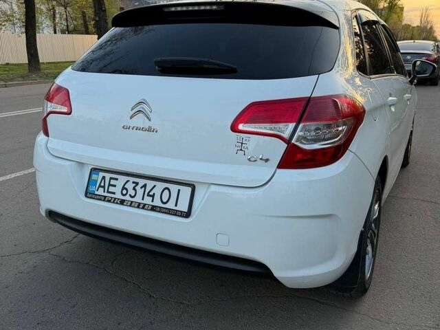 Білий Сітроен С4, об'ємом двигуна 1.56 л та пробігом 255 тис. км за 7500 $, фото 2 на Automoto.ua