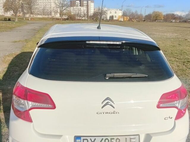 Белый Ситроен С4, объемом двигателя 1.6 л и пробегом 205 тыс. км за 6500 $, фото 15 на Automoto.ua