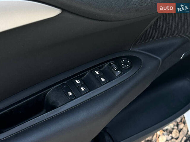 Белый Ситроен С4, объемом двигателя 1.6 л и пробегом 182 тыс. км за 6990 $, фото 19 на Automoto.ua