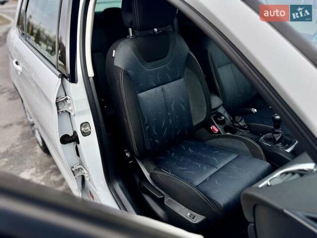 Белый Ситроен С4, объемом двигателя 1.56 л и пробегом 136 тыс. км за 7450 $, фото 56 на Automoto.ua