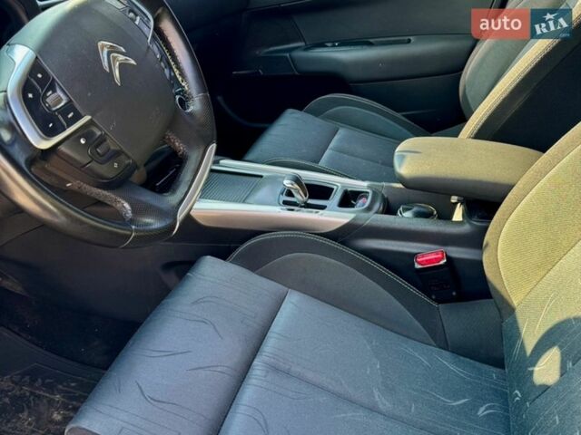 Білий Сітроен С4, об'ємом двигуна 1.56 л та пробігом 157 тис. км за 8299 $, фото 19 на Automoto.ua