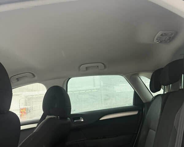 Білий Сітроен С4, об'ємом двигуна 1.59 л та пробігом 166 тис. км за 7999 $, фото 7 на Automoto.ua