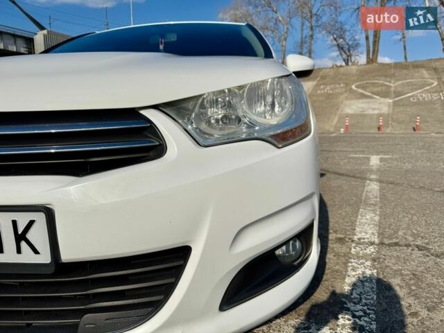 Білий Сітроен С4, об'ємом двигуна 1.56 л та пробігом 157 тис. км за 8299 $, фото 12 на Automoto.ua