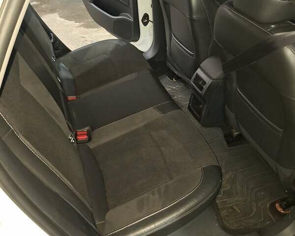 Белый Ситроен С4, объемом двигателя 1.6 л и пробегом 215 тыс. км за 7300 $, фото 10 на Automoto.ua