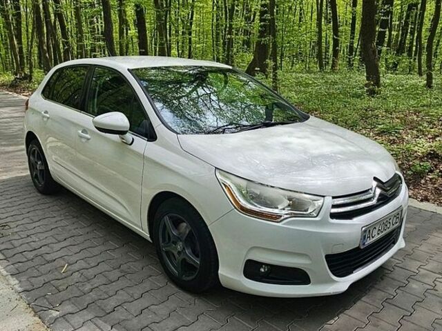 Белый Ситроен С4, объемом двигателя 1.56 л и пробегом 212 тыс. км за 7900 $, фото 1 на Automoto.ua