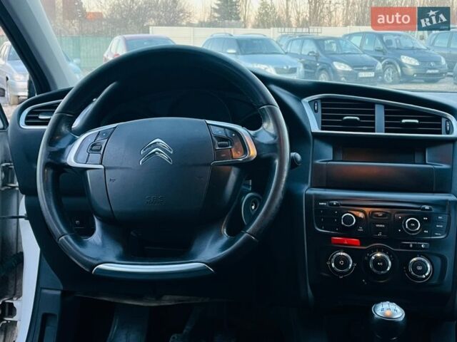 Белый Ситроен С4, объемом двигателя 1.6 л и пробегом 190 тыс. км за 5500 $, фото 14 на Automoto.ua