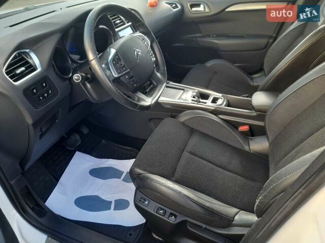 Білий Сітроен С4, об'ємом двигуна 1.6 л та пробігом 156 тис. км за 8000 $, фото 17 на Automoto.ua