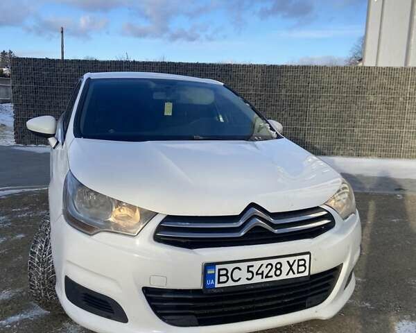 Белый Ситроен С4, объемом двигателя 1.6 л и пробегом 243 тыс. км за 4950 $, фото 2 на Automoto.ua