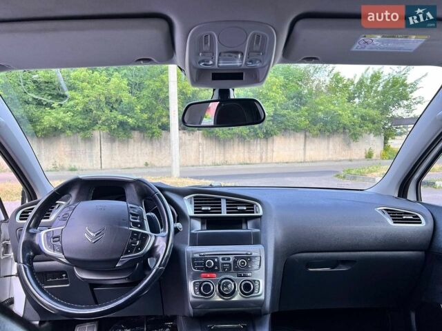 Білий Сітроен С4, об'ємом двигуна 1.6 л та пробігом 133 тис. км за 10500 $, фото 8 на Automoto.ua