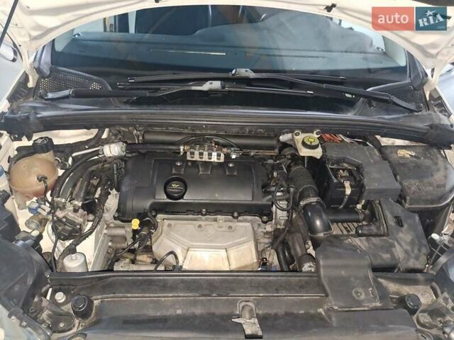 Белый Ситроен С4, объемом двигателя 1.6 л и пробегом 215 тыс. км за 7300 $, фото 1 на Automoto.ua