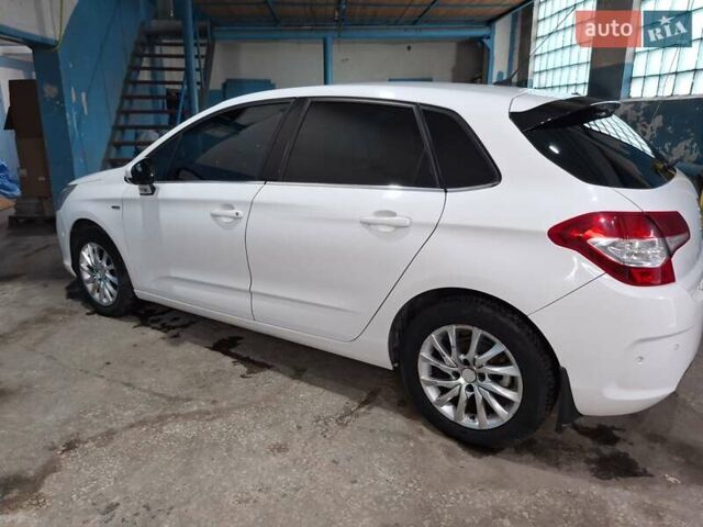 Белый Ситроен С4, объемом двигателя 1.6 л и пробегом 215 тыс. км за 7300 $, фото 15 на Automoto.ua