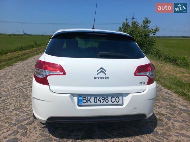 Белый Ситроен С4, объемом двигателя 1.6 л и пробегом 280 тыс. км за 6900 $, фото 3 на Automoto.ua