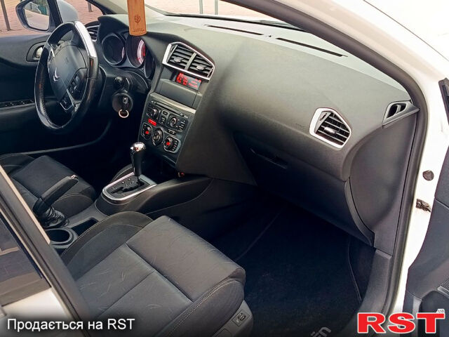 Ситроен С4 2012 в Харькове на Automoto.ua Белый Ситроен С4, объемом двигателя 1.6 л и пробегом 178 тыс. км за 6500 $, фото 11 на Automoto.ua