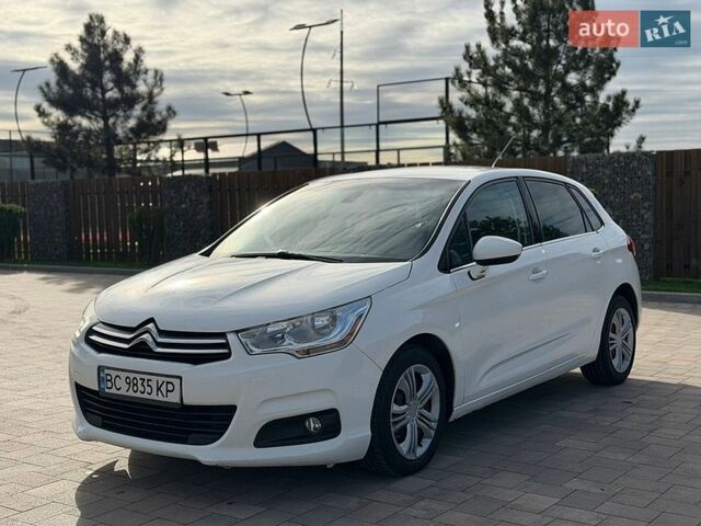 Белый Ситроен С4, объемом двигателя 1.6 л и пробегом 300 тыс. км за 4999 $, фото 4 на Automoto.ua