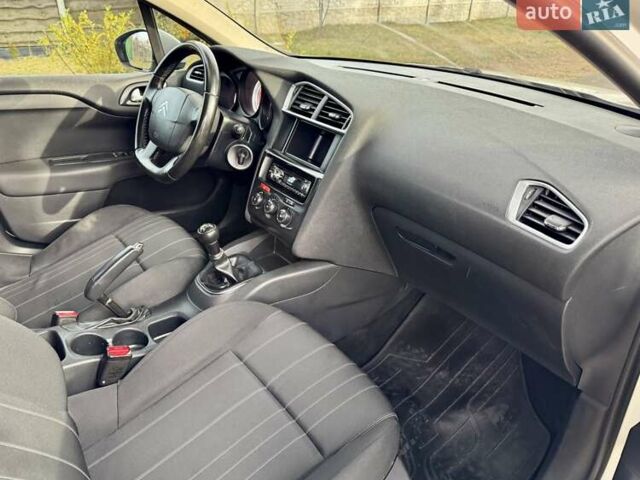 Белый Ситроен С4, объемом двигателя 1.6 л и пробегом 187 тыс. км за 4999 $, фото 19 на Automoto.ua