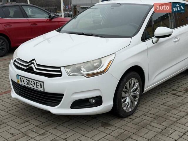 Белый Ситроен С4, объемом двигателя 1.59 л и пробегом 120 тыс. км за 7500 $, фото 3 на Automoto.ua