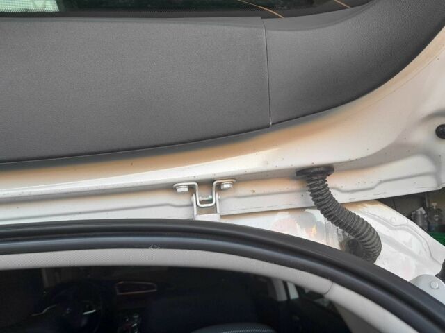 Белый Ситроен С4, объемом двигателя 1.6 л и пробегом 200 тыс. км за 8500 $, фото 15 на Automoto.ua