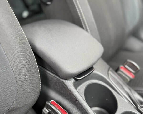 Белый Ситроен С4, объемом двигателя 1.6 л и пробегом 105 тыс. км за 9900 $, фото 20 на Automoto.ua