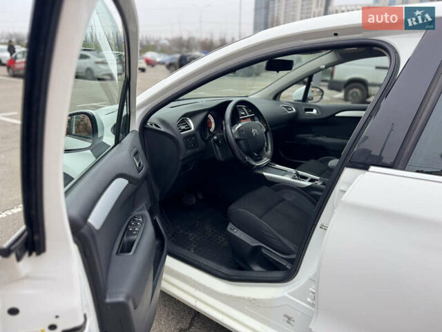 Белый Ситроен С4, объемом двигателя 1.56 л и пробегом 185 тыс. км за 8800 $, фото 8 на Automoto.ua
