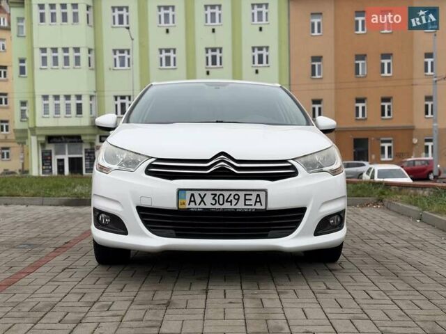 Белый Ситроен С4, объемом двигателя 1.59 л и пробегом 120 тыс. км за 7500 $, фото 11 на Automoto.ua