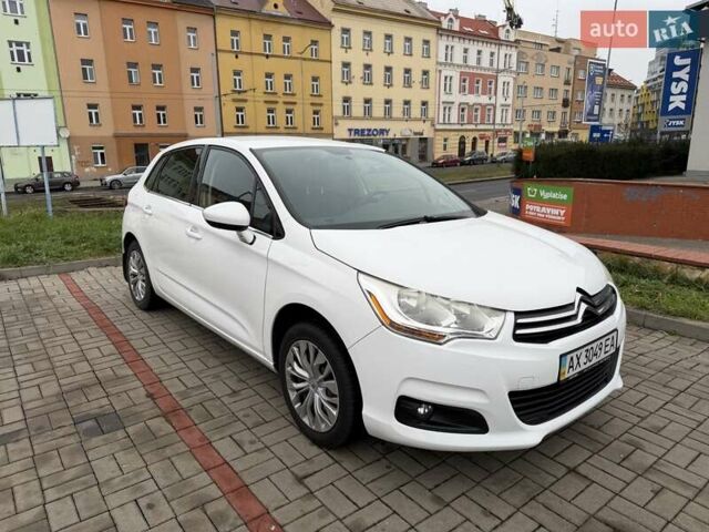 Белый Ситроен С4, объемом двигателя 1.59 л и пробегом 120 тыс. км за 7500 $, фото 2 на Automoto.ua