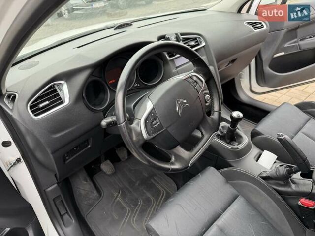 Белый Ситроен С4, объемом двигателя 1.59 л и пробегом 120 тыс. км за 7500 $, фото 29 на Automoto.ua