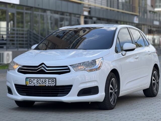 Белый Ситроен С4, объемом двигателя 1.6 л и пробегом 215 тыс. км за 5700 $, фото 1 на Automoto.ua