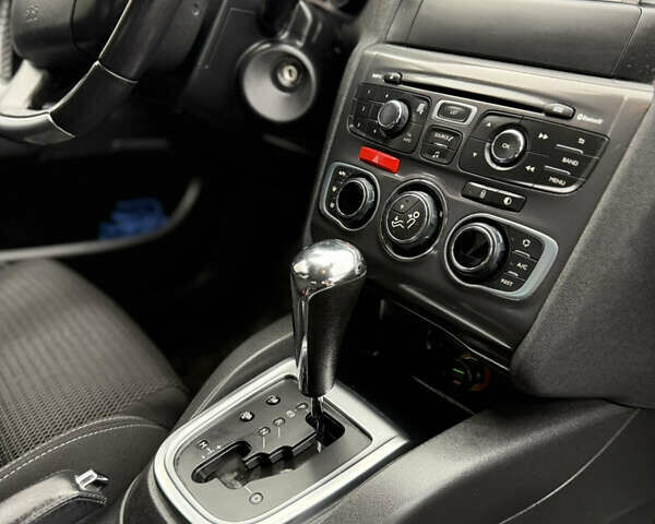 Белый Ситроен С4, объемом двигателя 1.6 л и пробегом 105 тыс. км за 9900 $, фото 13 на Automoto.ua