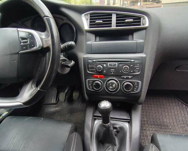 Сітроен С4 2013 у Львові на Automoto.ua Білий Сітроен С4, об'ємом двигуна 1.56 л та пробігом 167 тис. км за 6700 $, фото 24 на Automoto.ua