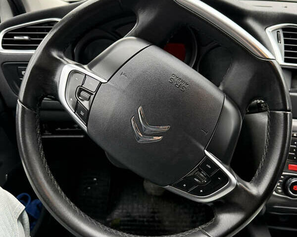 Белый Ситроен С4, объемом двигателя 1.6 л и пробегом 105 тыс. км за 9900 $, фото 8 на Automoto.ua