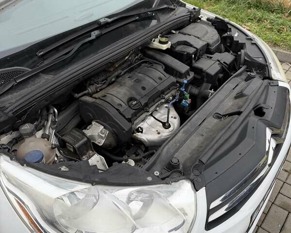 Белый Ситроен С4, объемом двигателя 1.59 л и пробегом 120 тыс. км за 7500 $, фото 16 на Automoto.ua