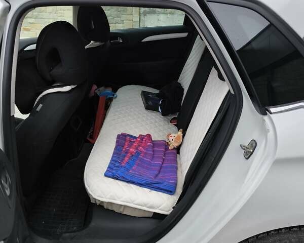 Белый Ситроен С4, объемом двигателя 1.6 л и пробегом 207 тыс. км за 7700 $, фото 3 на Automoto.ua