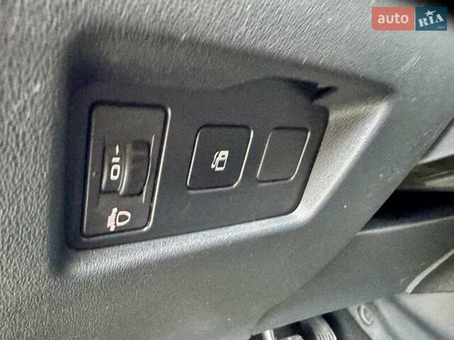 Белый Ситроен С4, объемом двигателя 1.6 л и пробегом 187 тыс. км за 5200 $, фото 11 на Automoto.ua