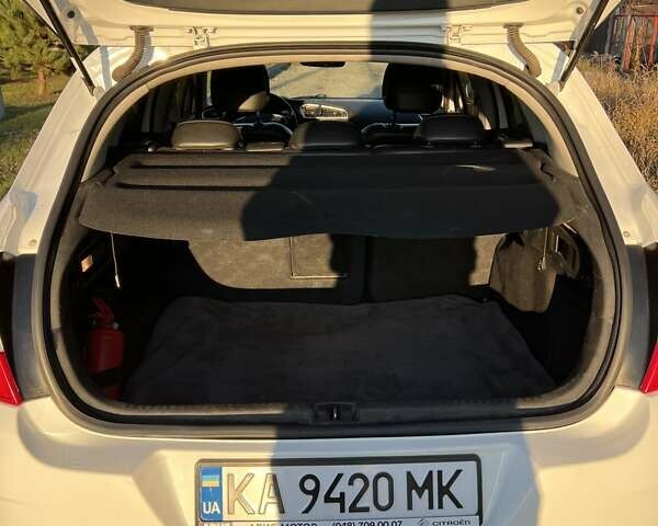 Білий Сітроен С4, об'ємом двигуна 1.6 л та пробігом 294 тис. км за 5900 $, фото 19 на Automoto.ua