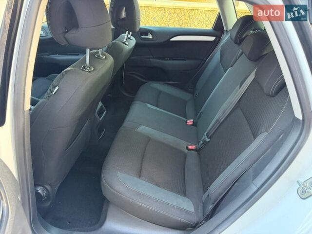 Белый Ситроен С4, объемом двигателя 1.6 л и пробегом 109 тыс. км за 8500 $, фото 38 на Automoto.ua