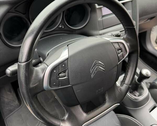 Белый Ситроен С4, объемом двигателя 1.59 л и пробегом 120 тыс. км за 7500 $, фото 19 на Automoto.ua