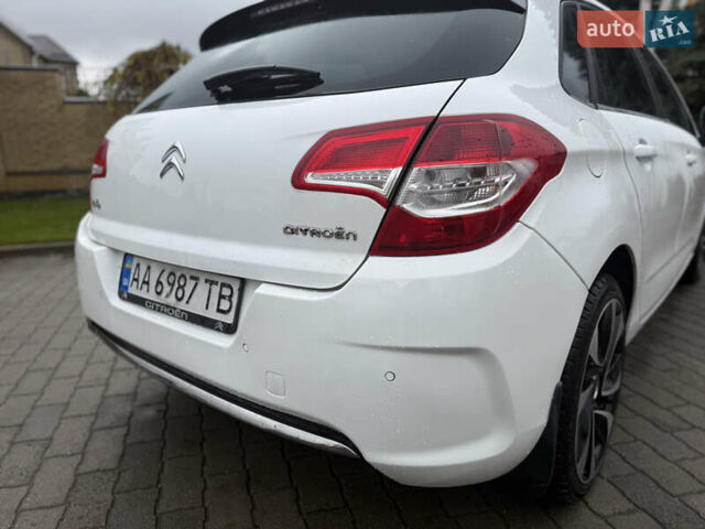 Белый Ситроен С4, объемом двигателя 1.6 л и пробегом 105 тыс. км за 9900 $, фото 5 на Automoto.ua