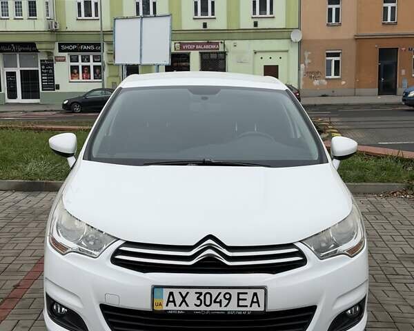 Белый Ситроен С4, объемом двигателя 1.59 л и пробегом 120 тыс. км за 7500 $, фото 10 на Automoto.ua