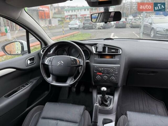 Белый Ситроен С4, объемом двигателя 1.59 л и пробегом 120 тыс. км за 7500 $, фото 18 на Automoto.ua