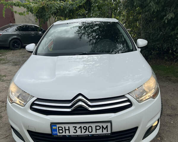 Белый Ситроен С4, объемом двигателя 1.56 л и пробегом 168 тыс. км за 8500 $, фото 5 на Automoto.ua