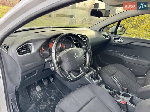 Белый Ситроен С4, объемом двигателя 1.6 л и пробегом 187 тыс. км за 4999 $, фото 8 на Automoto.ua