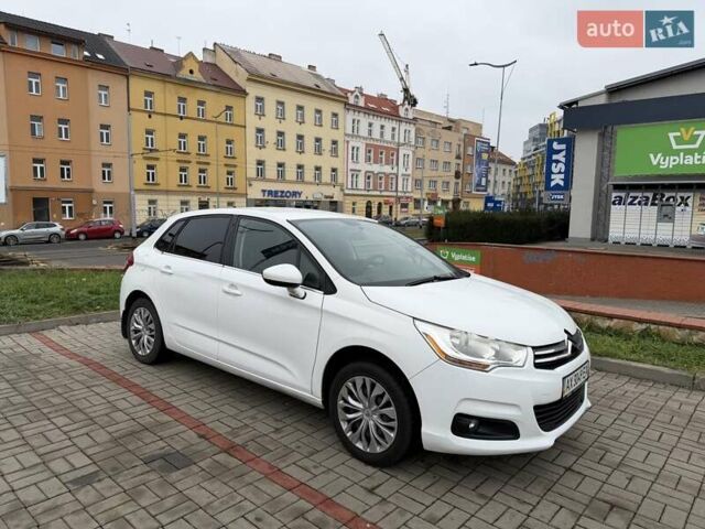 Белый Ситроен С4, объемом двигателя 1.59 л и пробегом 120 тыс. км за 7500 $, фото 1 на Automoto.ua