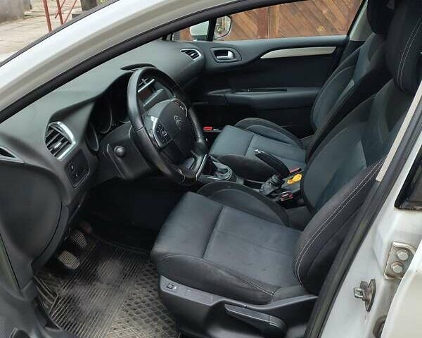 Сітроен С4 2013 у Львові на Automoto.ua Білий Сітроен С4, об'ємом двигуна 1.56 л та пробігом 167 тис. км за 6700 $, фото 17 на Automoto.ua