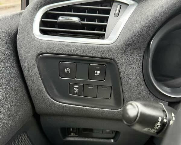 Белый Ситроен С4, объемом двигателя 1.6 л и пробегом 105 тыс. км за 9900 $, фото 10 на Automoto.ua