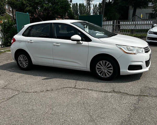 Белый Ситроен С4, объемом двигателя 1.6 л и пробегом 191 тыс. км за 6999 $, фото 3 на Automoto.ua