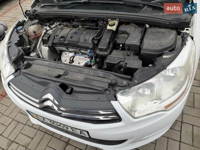 Белый Ситроен С4, объемом двигателя 1.59 л и пробегом 120 тыс. км за 7500 $, фото 14 на Automoto.ua