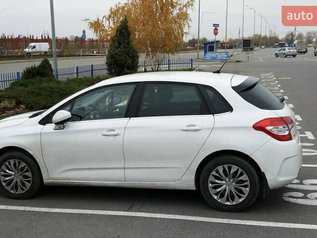 Белый Ситроен С4, объемом двигателя 1.6 л и пробегом 105 тыс. км за 9900 $, фото 1 на Automoto.ua