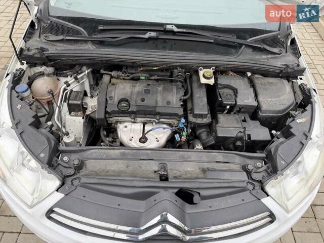 Белый Ситроен С4, объемом двигателя 1.59 л и пробегом 120 тыс. км за 7500 $, фото 13 на Automoto.ua