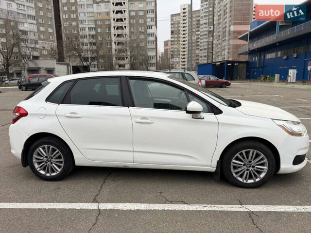 Белый Ситроен С4, объемом двигателя 1.56 л и пробегом 185 тыс. км за 8800 $, фото 3 на Automoto.ua