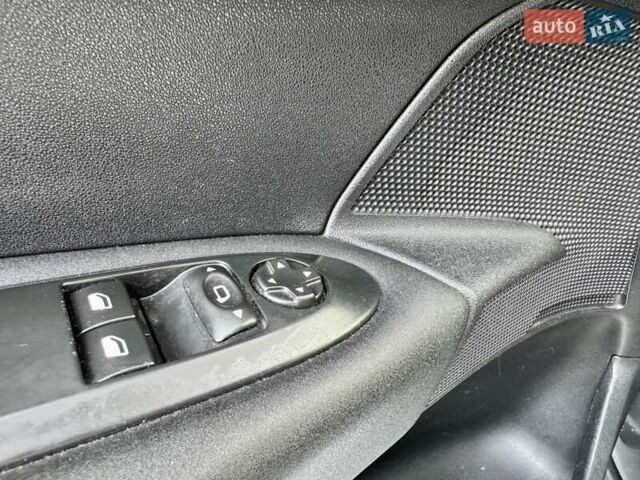 Белый Ситроен С4, объемом двигателя 1.6 л и пробегом 187 тыс. км за 4999 $, фото 10 на Automoto.ua